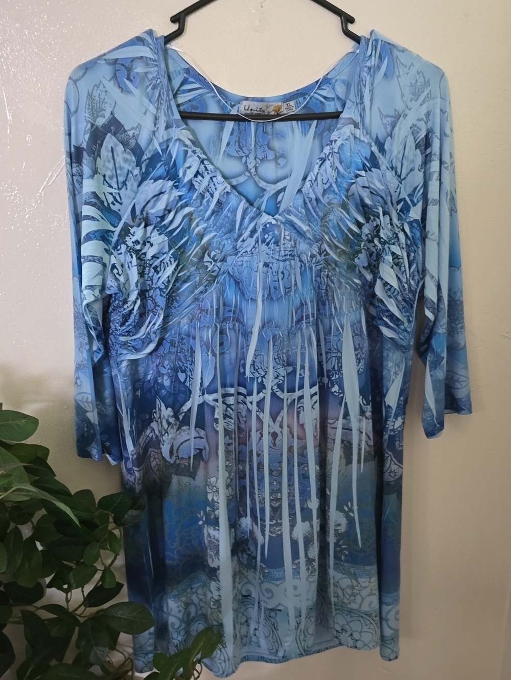 Women’s Blue V-Neck Floral Tunic Top Size Large